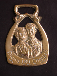 1613